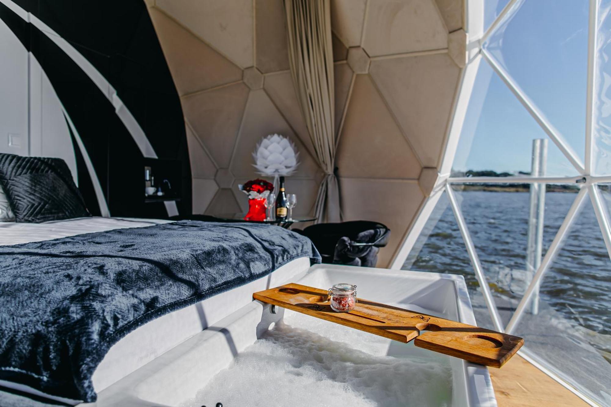 Grand Ht Houseboats - Domki Na Wodzie - Sauna, Jacuzzi, Kominek Großmöllen Zimmer foto